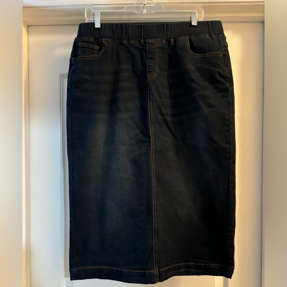 NWOT Women’s Nuggles Elastic Waist Stretch Faded Denim Skirt Size Large